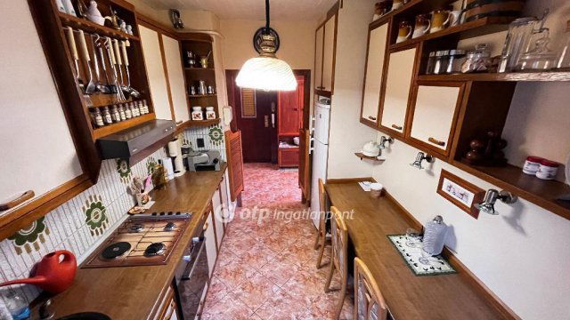 Eladó téglalakás, Budapesten, XII. kerületben 135 M Ft, 2 szobás