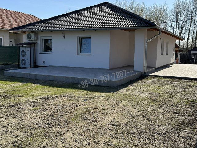 Eladó családi ház, Szigetújfalun 99.9 M Ft, 4 szobás