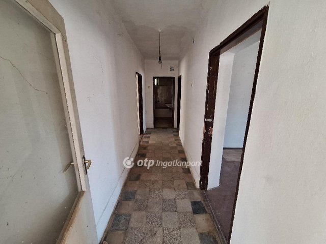 Eladó családi ház, Tiszaszentimrén 9.99 M Ft, 2 szobás