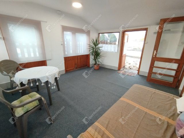 Eladó családi ház, Győrött 29.9 M Ft, 1 szobás