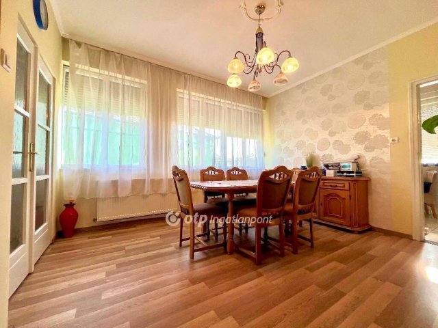 Eladó családi ház, Debrecenben 115 M Ft, 3 szobás