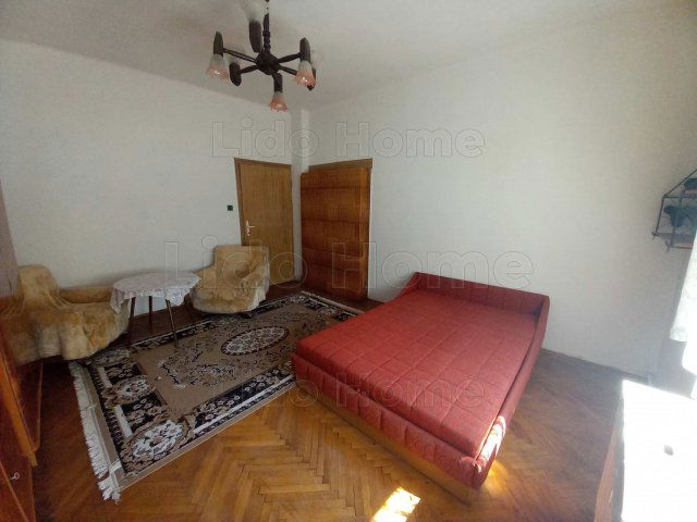 Eladó családi ház, Győrött 54.9 M Ft, 7 szobás