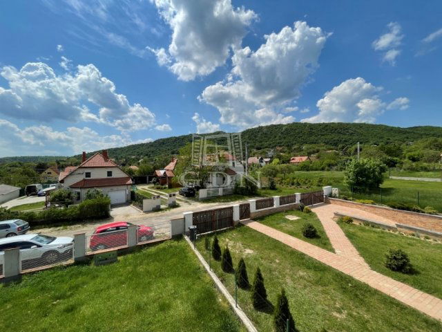 Eladó családi ház, Csákváron 100 M Ft, 4 szobás