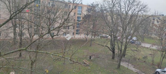 Eladó téglalakás, Székesfehérvárott 59.8 M Ft, 3 szobás