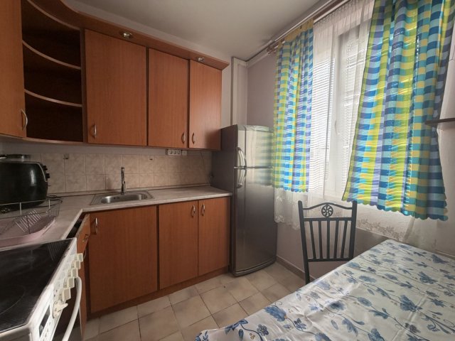 Kiadó panellakás, albérlet, Debrecenben 180 E Ft / hó, 2 szobás