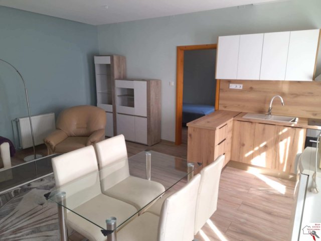 Kiadó téglalakás, albérlet, Pécsett 175 E Ft / hó, 2 szobás