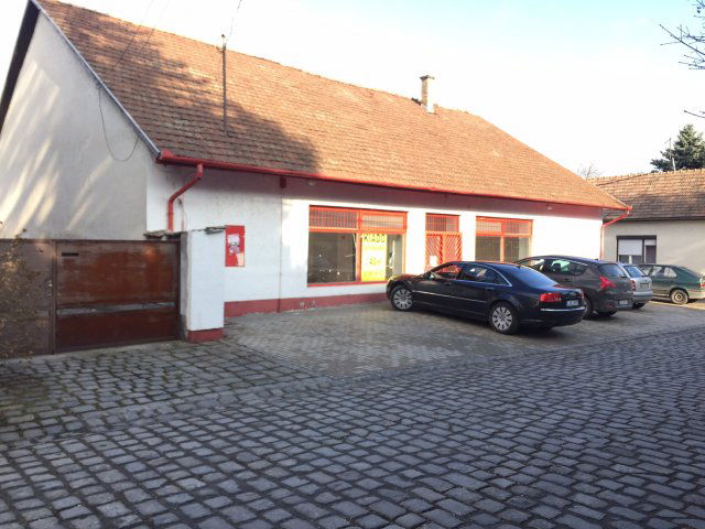 Eladó családi ház, Dunabogdányban 60 M Ft, 3 szobás