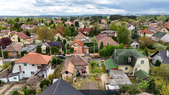 Eladó családi ház, Gödön 69.99 M Ft, 2 szobás