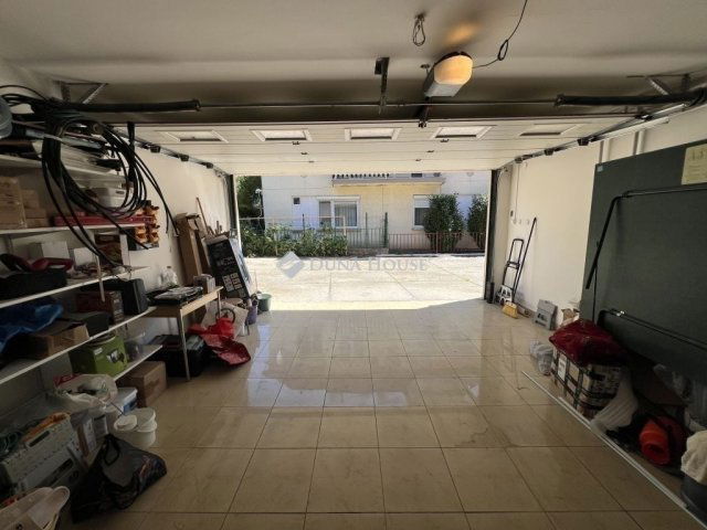 Eladó sorház, Pécsett 169.9 M Ft, 5 szobás