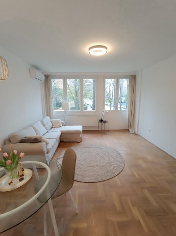 Eladó téglalakás, Budapesten, III. kerületben, Váradi utcában