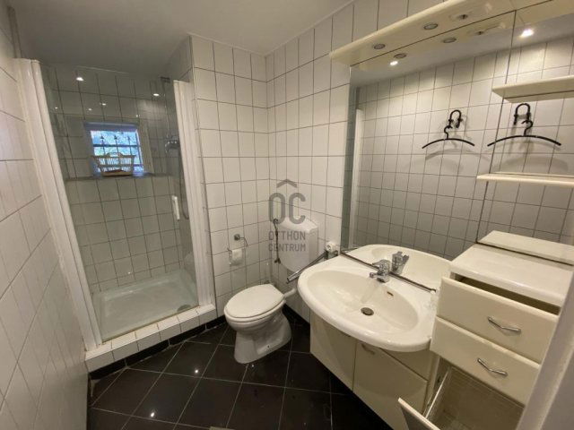 Eladó családi ház, Kőröstetétlenen 64.9 M Ft, 7 szobás