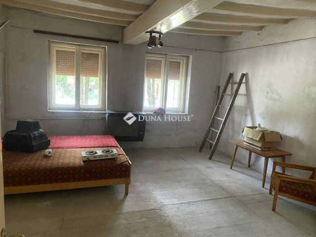 Eladó családi ház, Tótkomlóson 6 M Ft, 2 szobás