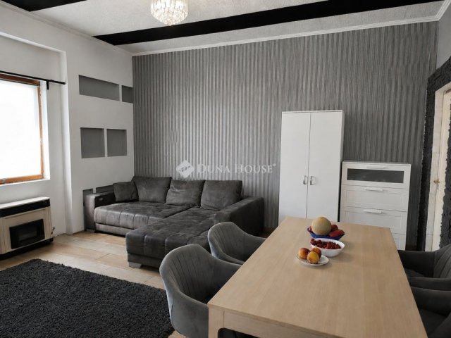 Eladó családi ház, Dunaharasztin 90 M Ft, 5 szobás