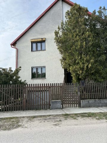 Eladó családi ház, Ócsán 85 M Ft, 9 szobás