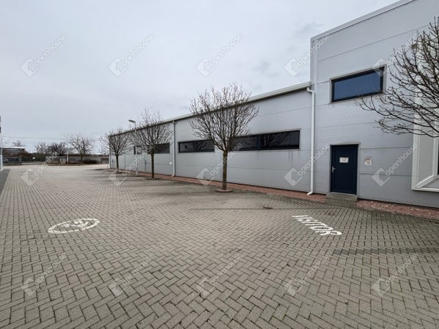 Kiadó ipari ingatlan, Székesfehérvárott 1348 E Ft / hó