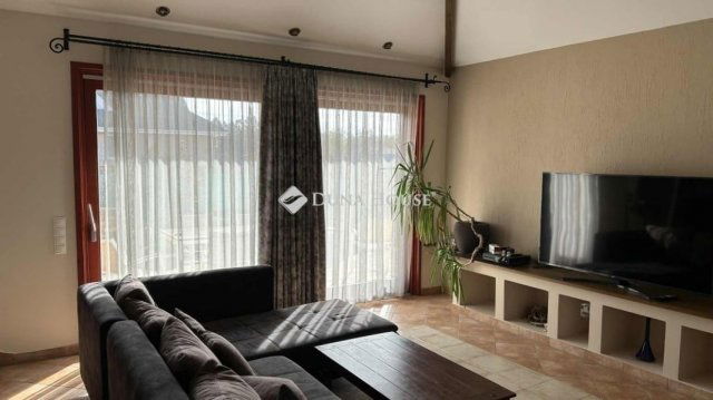 Eladó családi ház, Kecskeméten 172 M Ft, 5 szobás