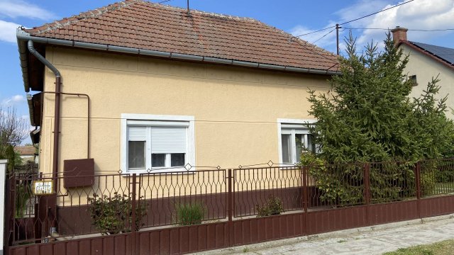Eladó családi ház, Püspökladányban 35.5 M Ft, 3+1 szobás