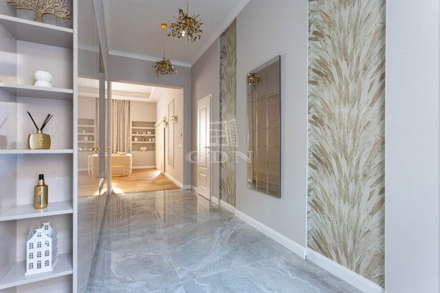 Eladó téglalakás, Budapesten, V. kerületben 249.9 M Ft, 3 szobás