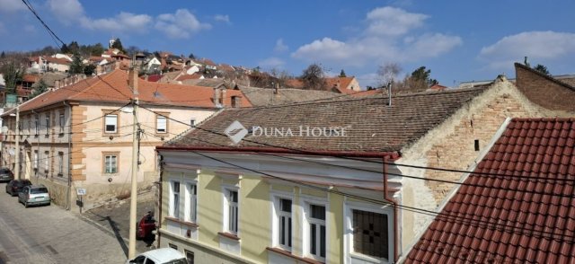 Eladó téglalakás, Pécsett 61 M Ft, 3 szobás