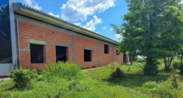 Eladó ipari ingatlan, Lajosmizsén 850 M Ft / költözzbe.hu