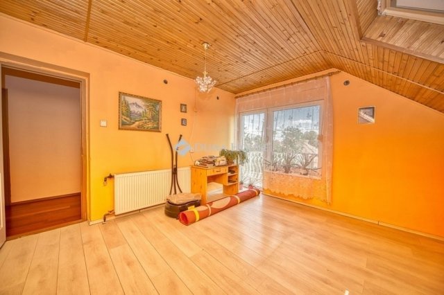 Eladó családi ház, Vecsésen 149 M Ft, 6 szobás