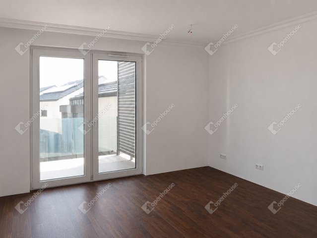 Eladó téglalakás, Sopronban 112 M Ft, 3 szobás
