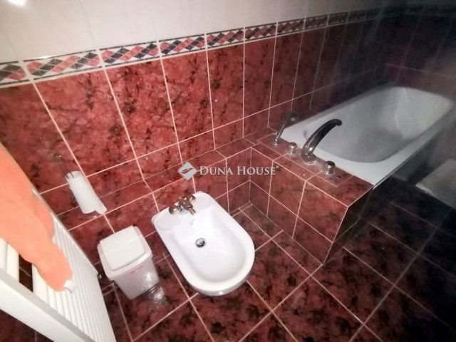 Eladó családi ház, Tökön 115 M Ft, 4 szobás