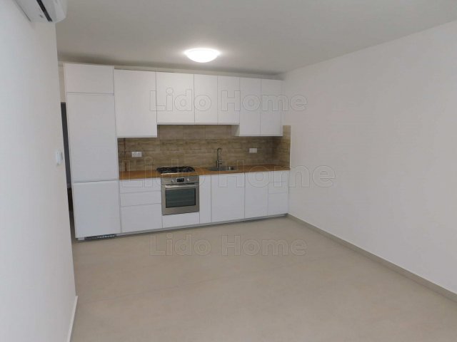 Kiadó téglalakás, albérlet, Siófokon 275 E Ft / hó, 4 szobás