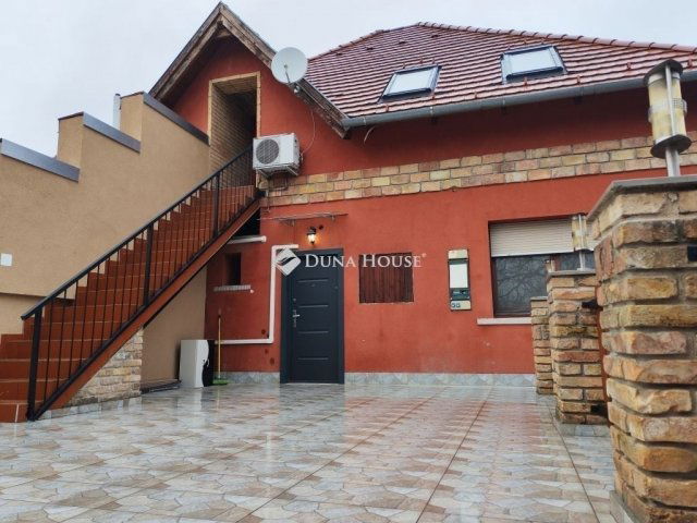 Eladó családi ház, Gödöllőn 134 M Ft, 4+2 szobás