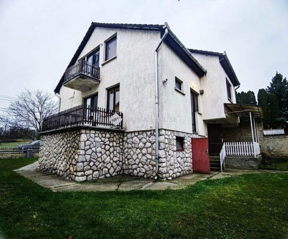 Eladó családi ház, Bonyhádon 54.99 M Ft, 4 szobás