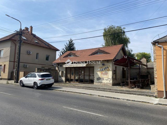 Eladó üzlethelyiség, Martonvásáron 42.9 M Ft