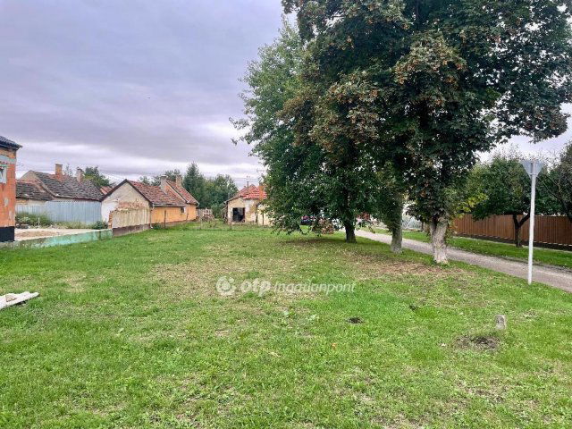 Eladó családi ház, Hajdúböszörményen 27.9 M Ft, 2 szobás