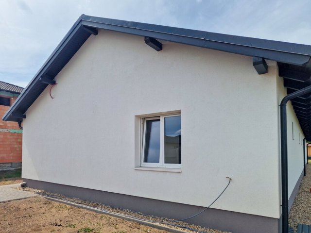 Eladó ikerház, Dunavarsányban 99.6 M Ft, 4 szobás