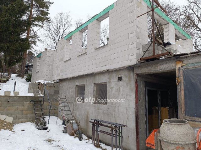 Eladó családi ház, Solymáron 121 M Ft, 3+2 szobás