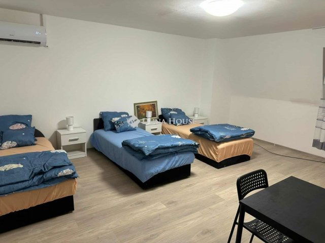 Eladó családi ház, Enyingen 139 M Ft, 1 szobás