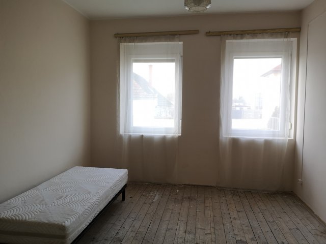 Eladó téglalakás, Bakonyszombathelyen 9 M Ft, 1 szobás