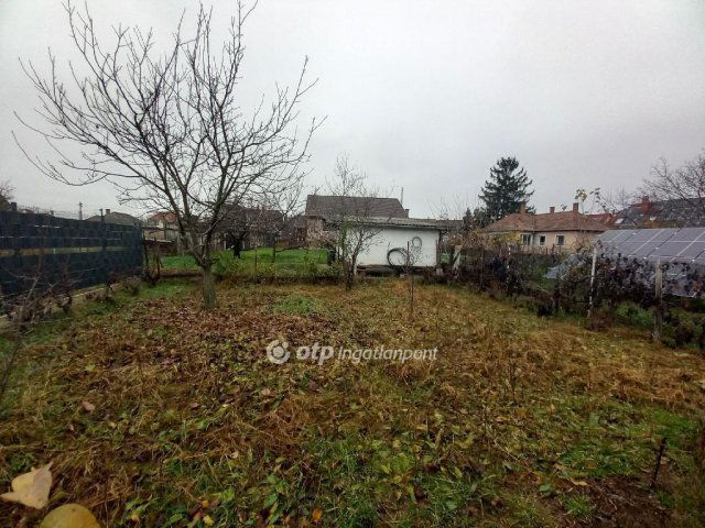 Eladó családi ház, Debrecenben 33.9 M Ft, 1+2 szobás