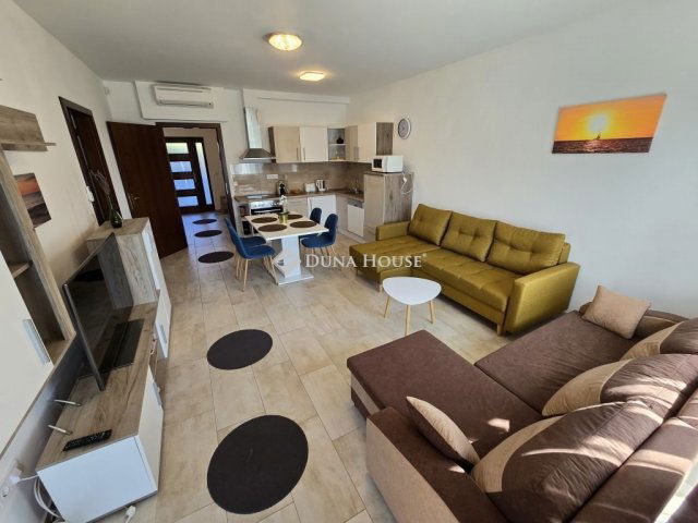 Kiadó téglalakás, albérlet, Alsóörsön 300 E Ft / hó