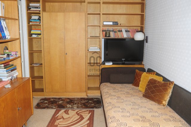 Eladó panellakás, Debrecenben 68 M Ft, 4 szobás
