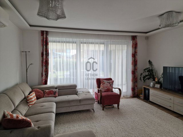 Eladó ikerház, Debrecenben 235 M Ft, 5 szobás