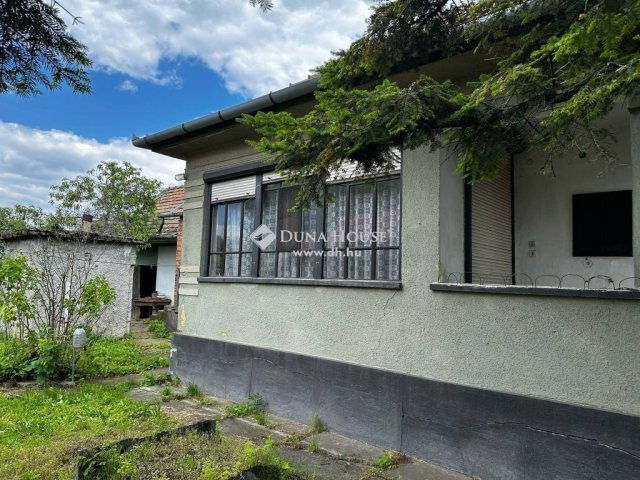 Eladó családi ház, Cecén 23.99 M Ft, 4 szobás