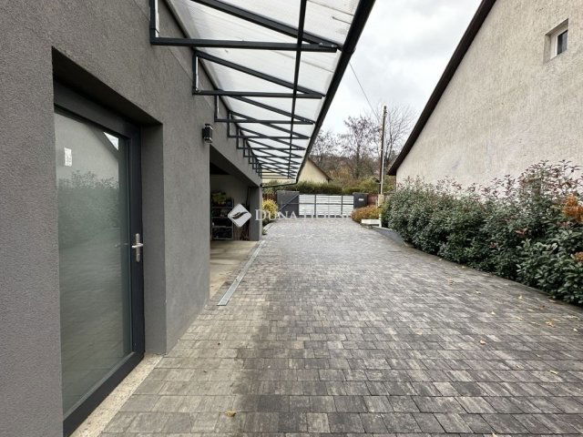 Eladó családi ház, Gödöllőn 279 M Ft, 5 szobás