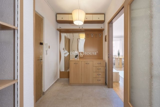 Eladó panellakás, Budapesten, III. kerületben 79.9 M Ft, 2 szobás