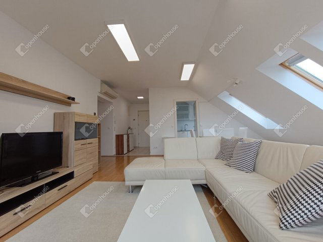 Eladó téglalakás, Sopronban 89.9 M Ft, 4 szobás