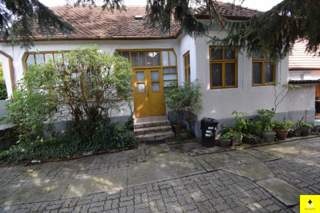 Eladó családi ház, Csepregen 34.9 M Ft, 4 szobás