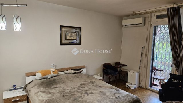 Eladó panellakás, Budapesten, III. kerületben, Kadosa utcában