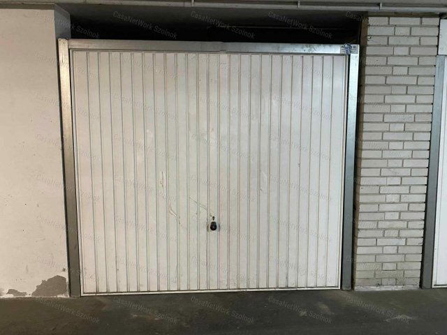 Kiadó garázs, Szolnokon 33 E Ft / hó, 1 szobás