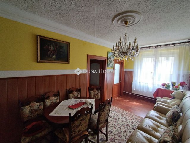 Eladó családi ház, Tatabányán, Baross közben 124.99 M Ft
