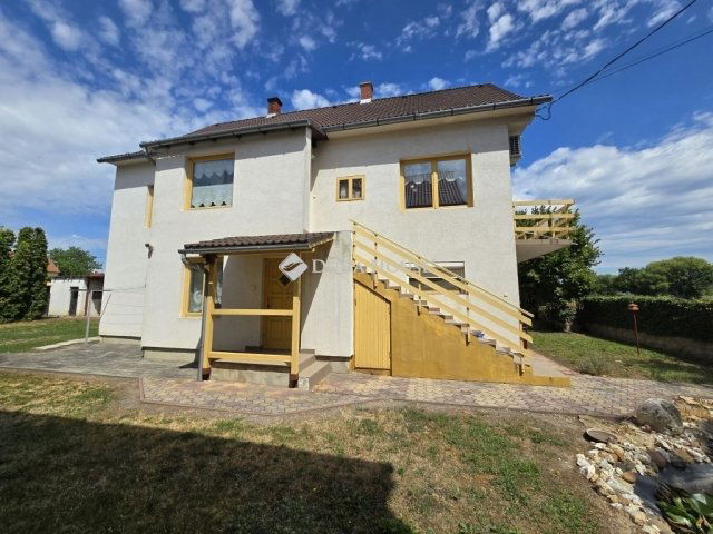 Eladó családi ház, Veszprémben 84.9 M Ft, 6 szobás