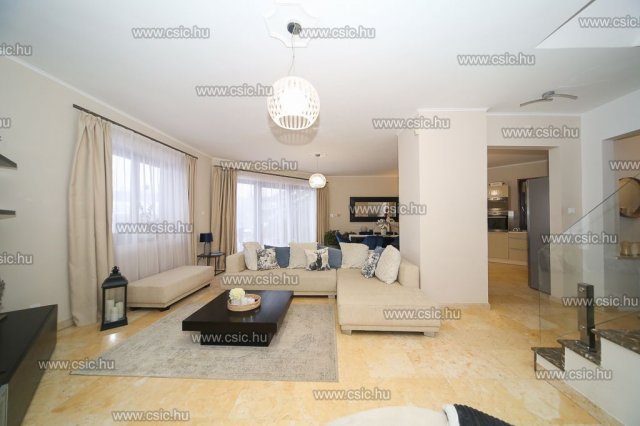 Eladó ikerház, Budapesten, II. kerületben 380 M Ft, 5 szobás